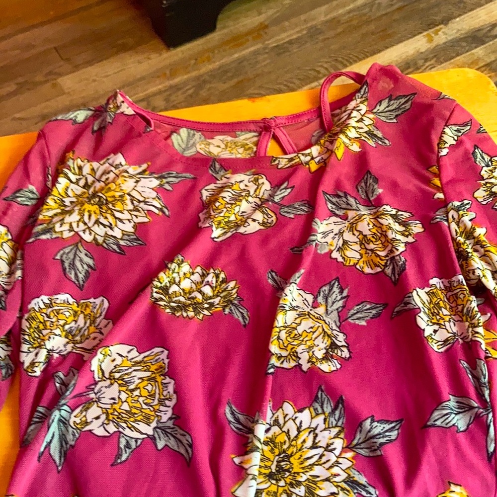 I’m selling a rose combo shirts, NoBo, Medium